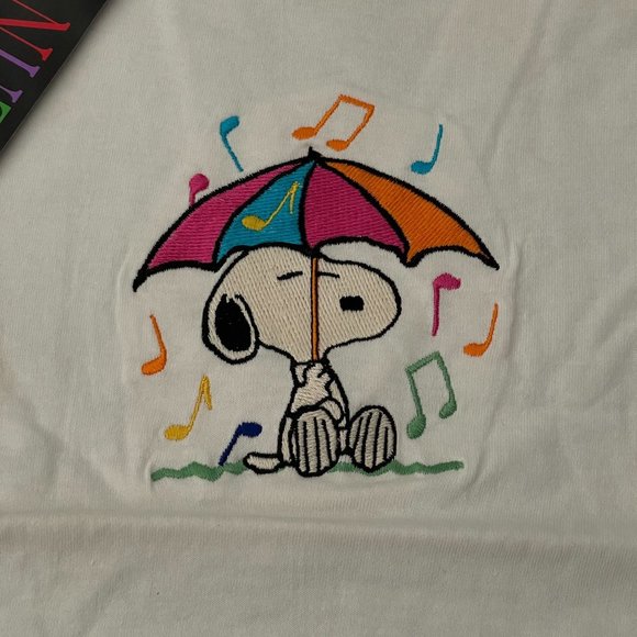 Peanuts Collection Snoopy White 100% Cotton SS T-shirt USA Made, Size M NWT - Picture 3 of 8